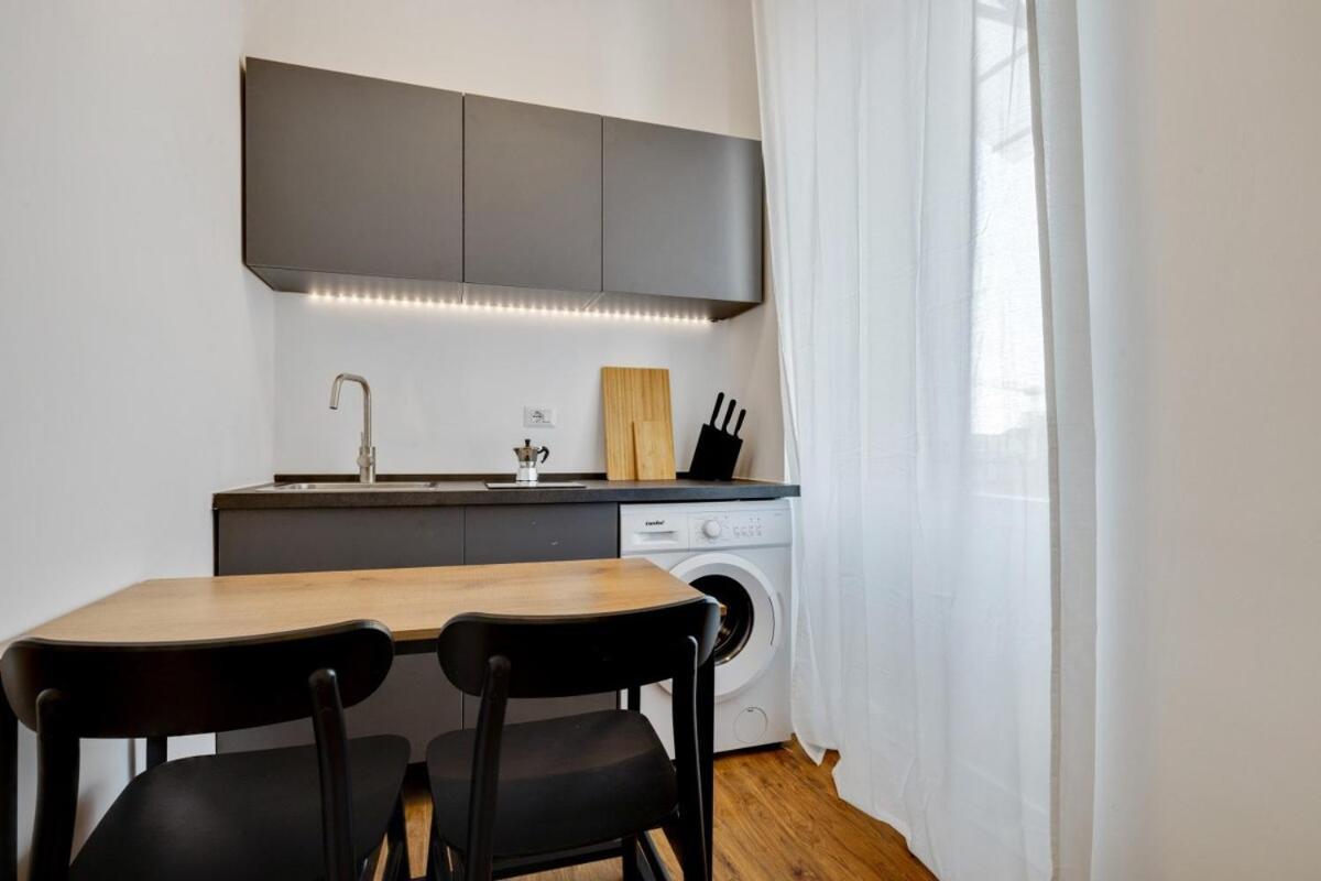 Homeby, Cozy Penthouse Apartment Milan Exterior photo